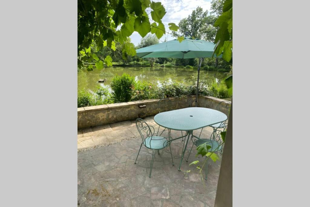 La Petite Maison au bord de l’étang Chirac  Extérieur photo